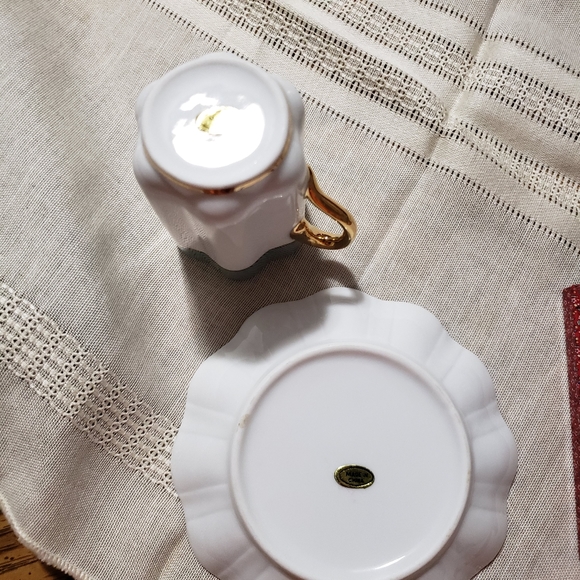 "A Cup of Christmas Tea" Demitasse Cup, Saucer, and two books (Added Bonus) - Picture 3 of 6